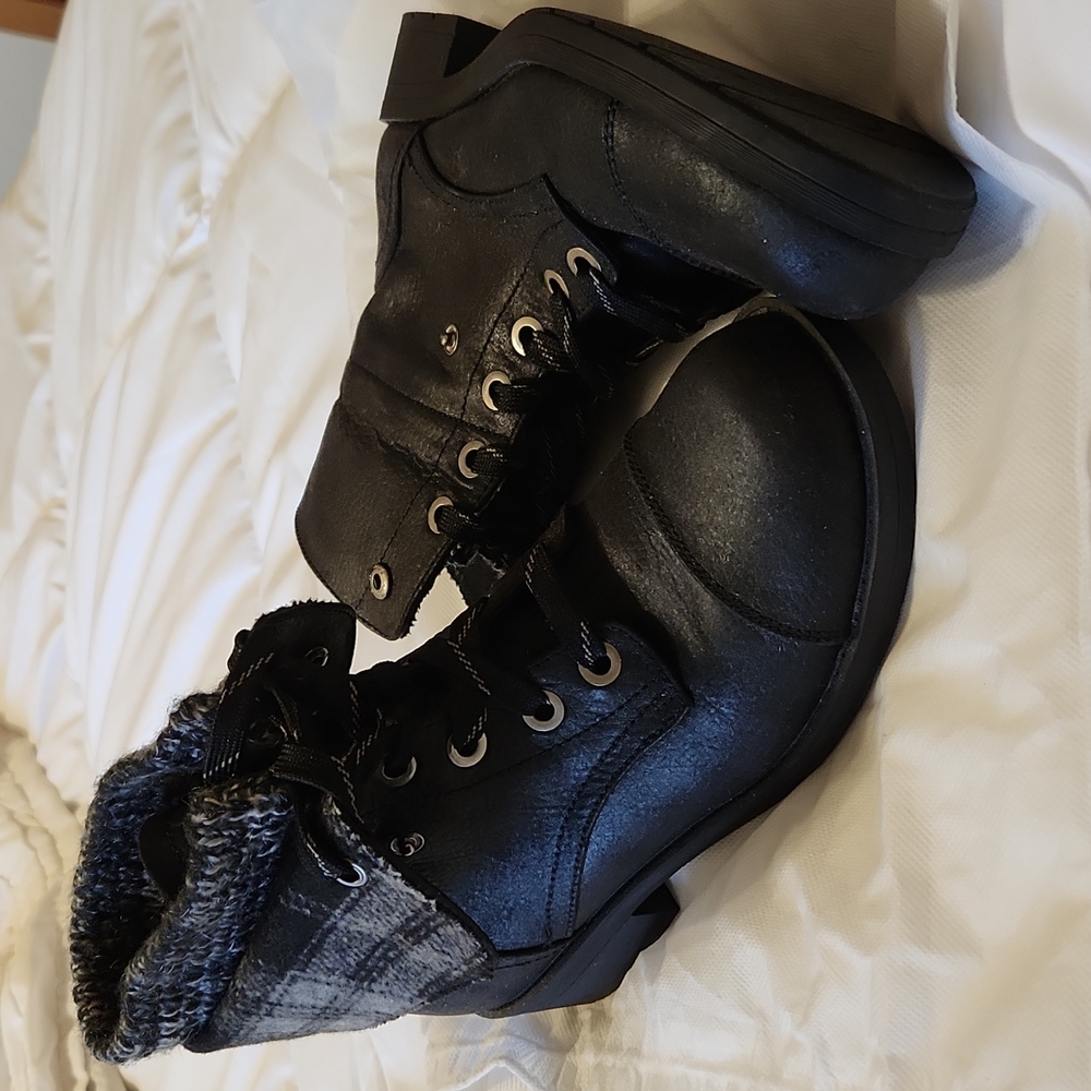 Natural Reflection Black Plaid Mid Combat Boots